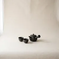 Чайник кюсу з двома чашками
